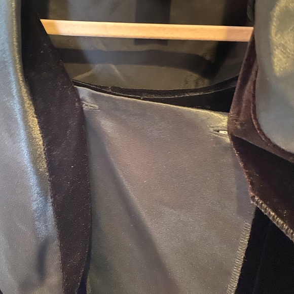 R&K Evening black velvet jacket and skirt. Size 14 - Picture 2 of 7